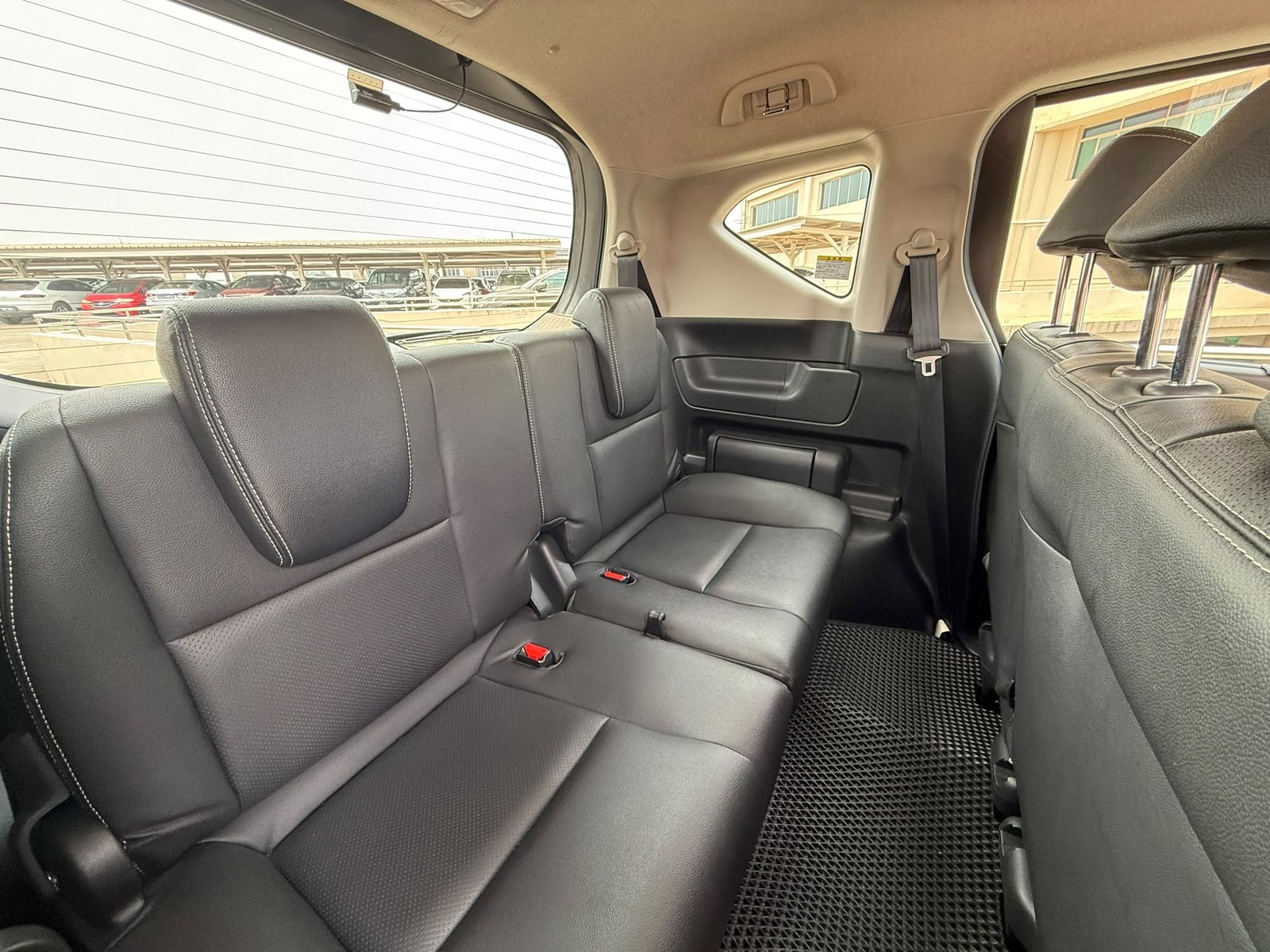 Honda Freed Hybrid 1.5 G photo 9